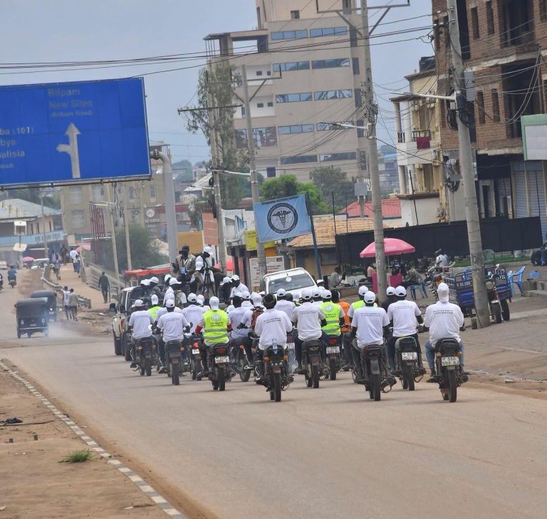 Riders make their way along Bilpam Road
