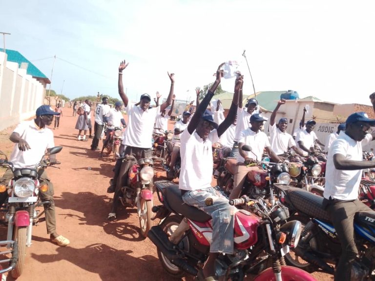 Riders set off through Kuajok