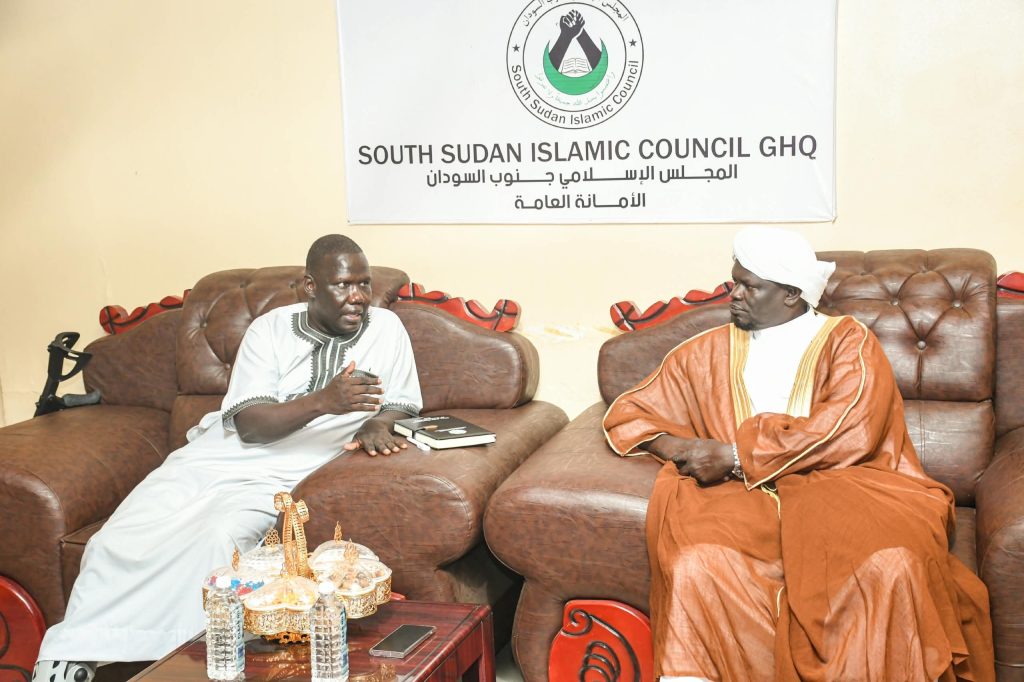 Hon. Gabriel Bol Deng and His Eminence Sheikh Dr. Abdalla Barang Rwal during the meeting at the Islamic Council of South Sudan
